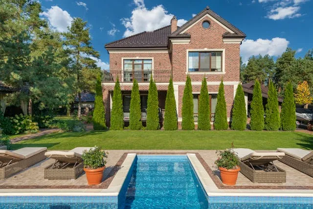 Travertine Pool Pavers Benefits for Australian Climate and Design Styles