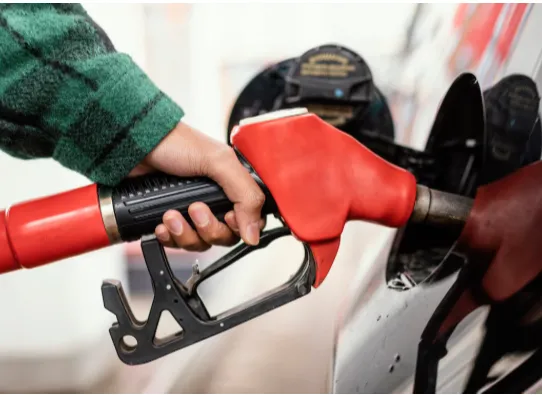 4 Expert Tips to Save Money on Fuel